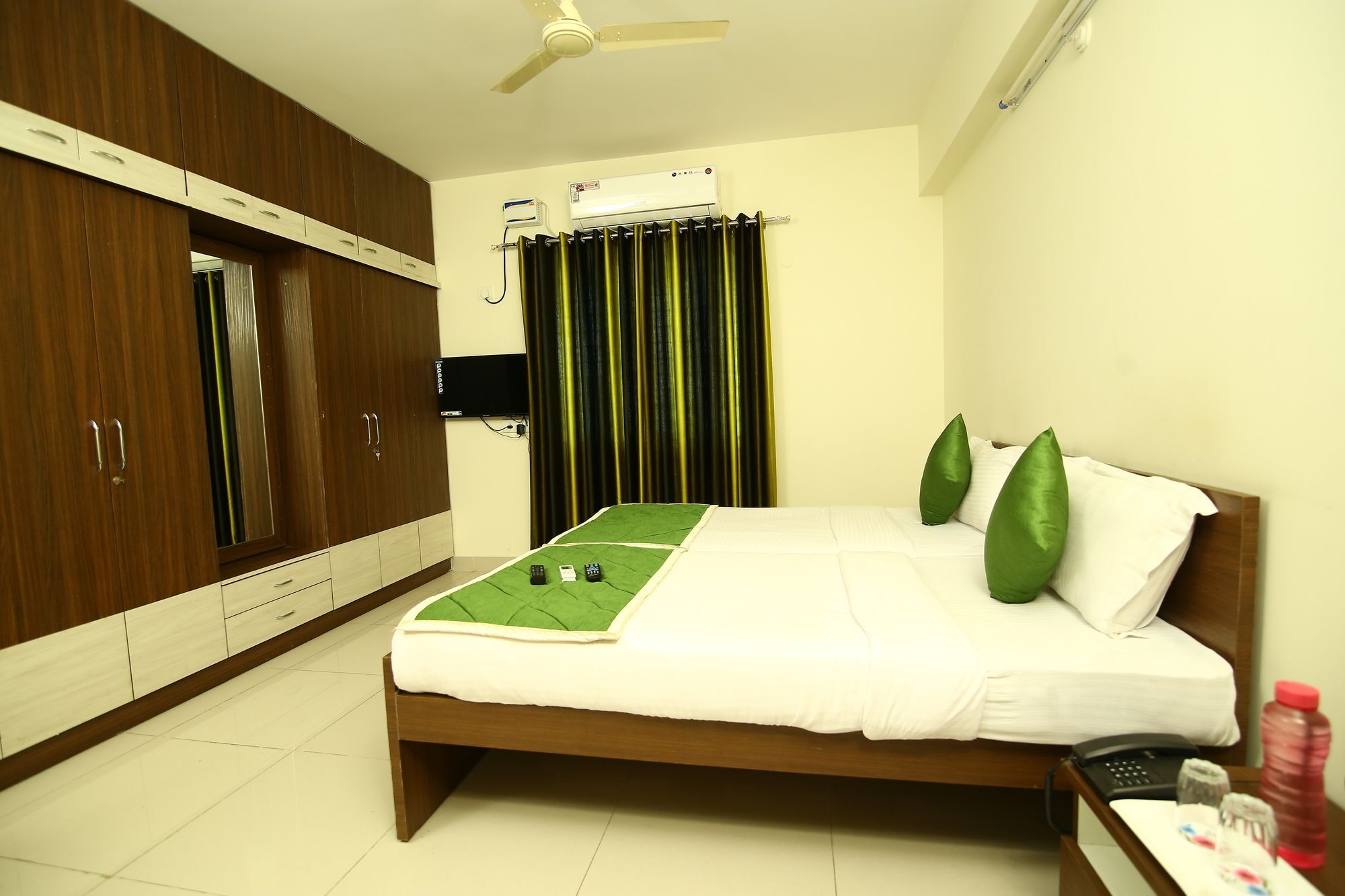 Hotel Fresh Living Prime Hitech Hyderabad Esterno foto